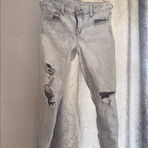 American Eagle Light Wash Jeans. Size 10 Regular